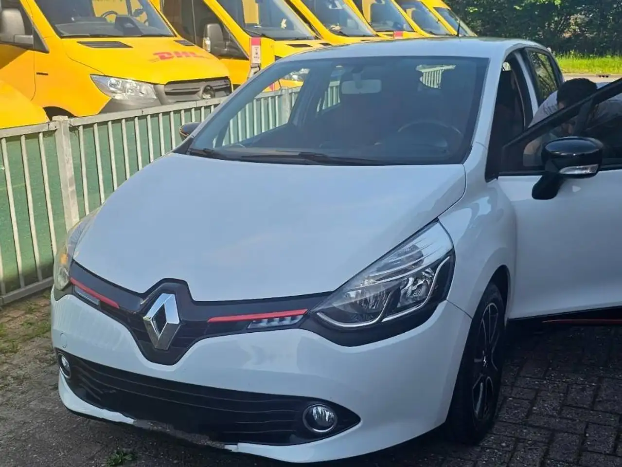 Renault Clio Clio 0.9 TCe Expression — photo 1 of 8