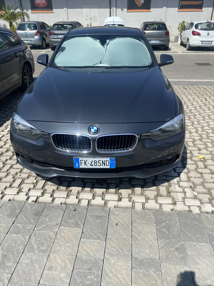 BMW 318 318d Touring Sport — photo 1 of 6