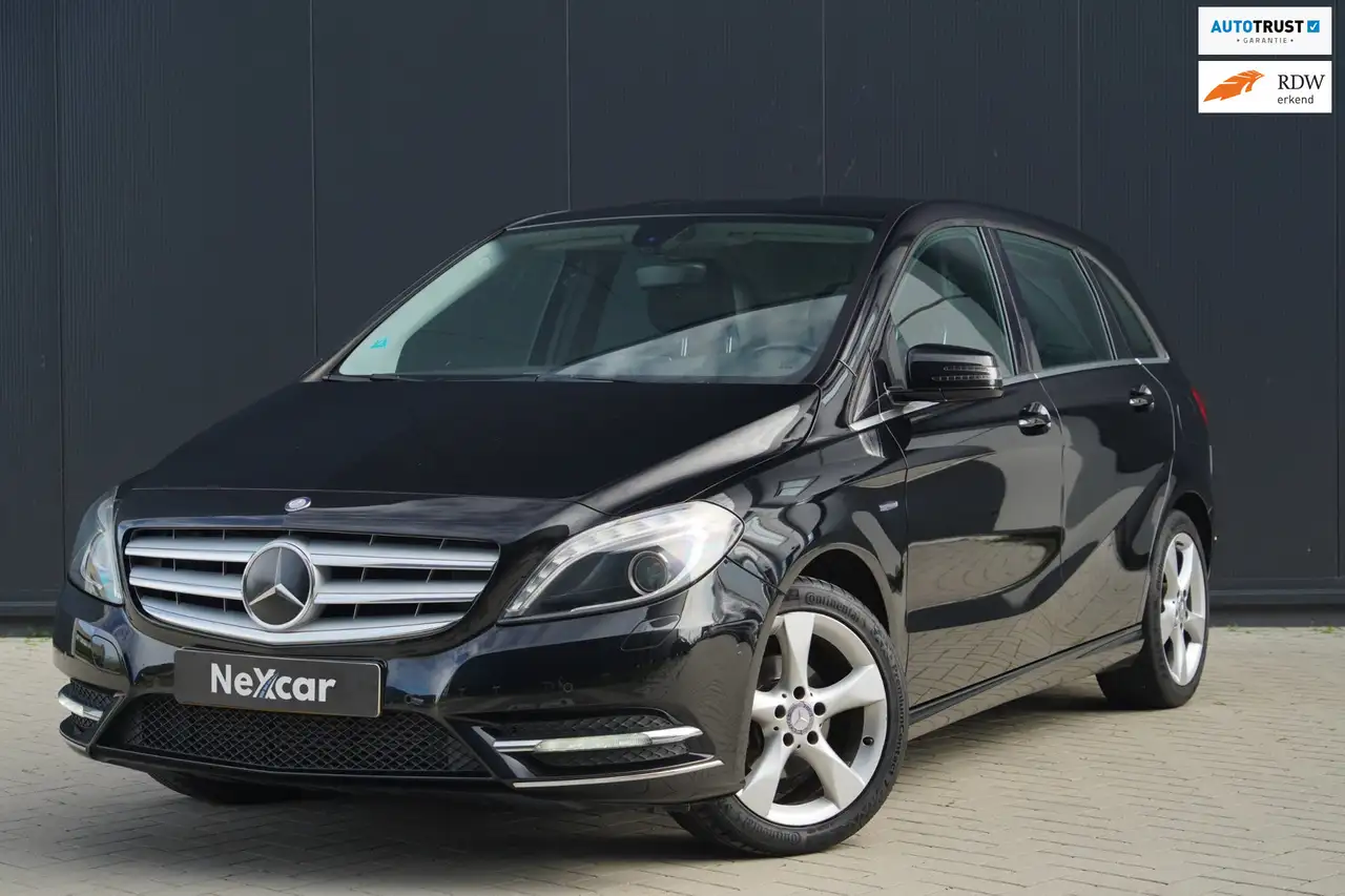 Mercedes-Benz B 180 Ambition Bi-xenon|Leder|Cruise|LM — photo 1 of 35