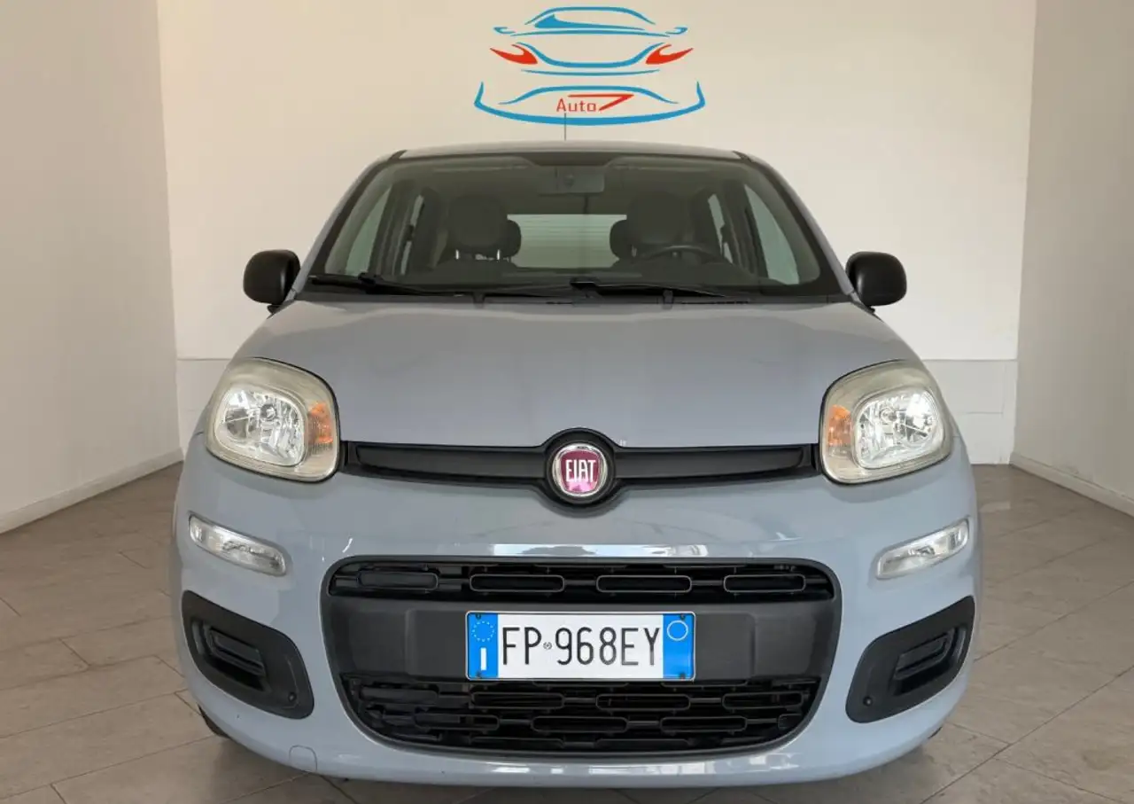 Fiat Panda 1.2 Lounge — photo 1 of 15