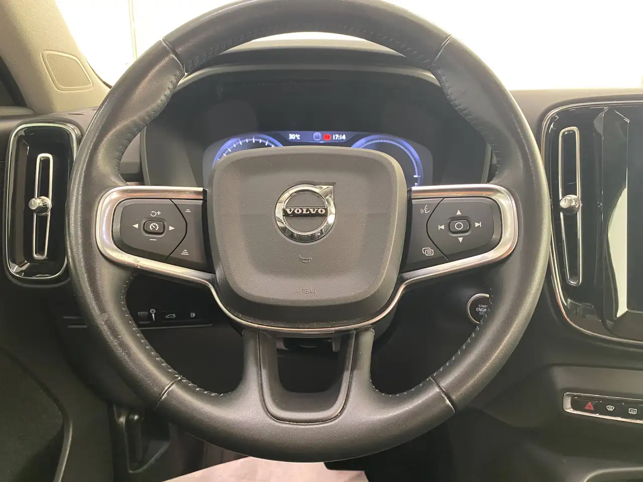 2020 Volvo XC40 XC40 1.5 t5 phev Inscription Expression auto, photograph 6