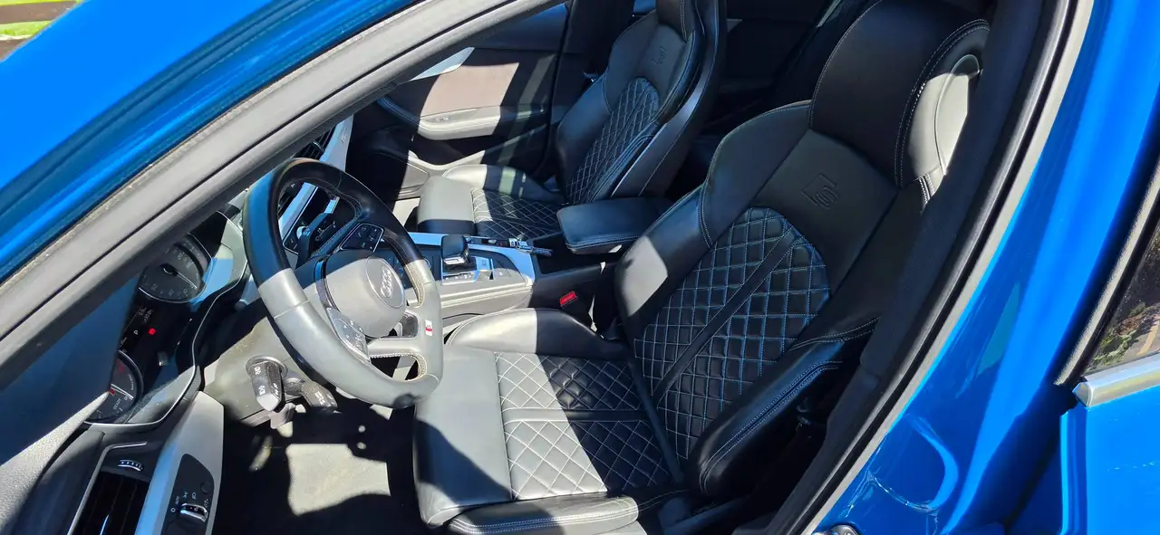 2019 Audi S4, photograph 7