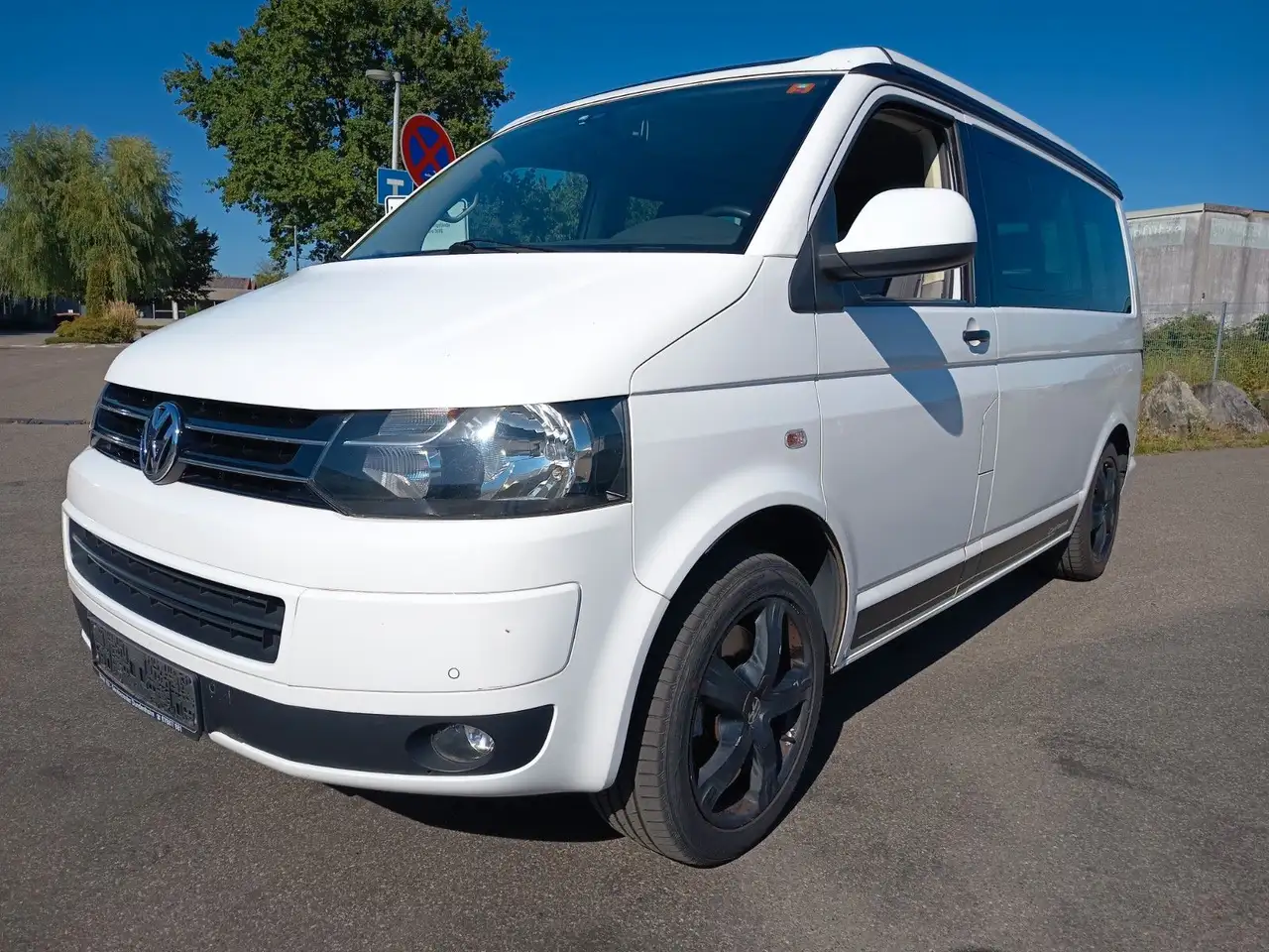 Volkswagen T5 California Bus California Beach — photo 1 of 23