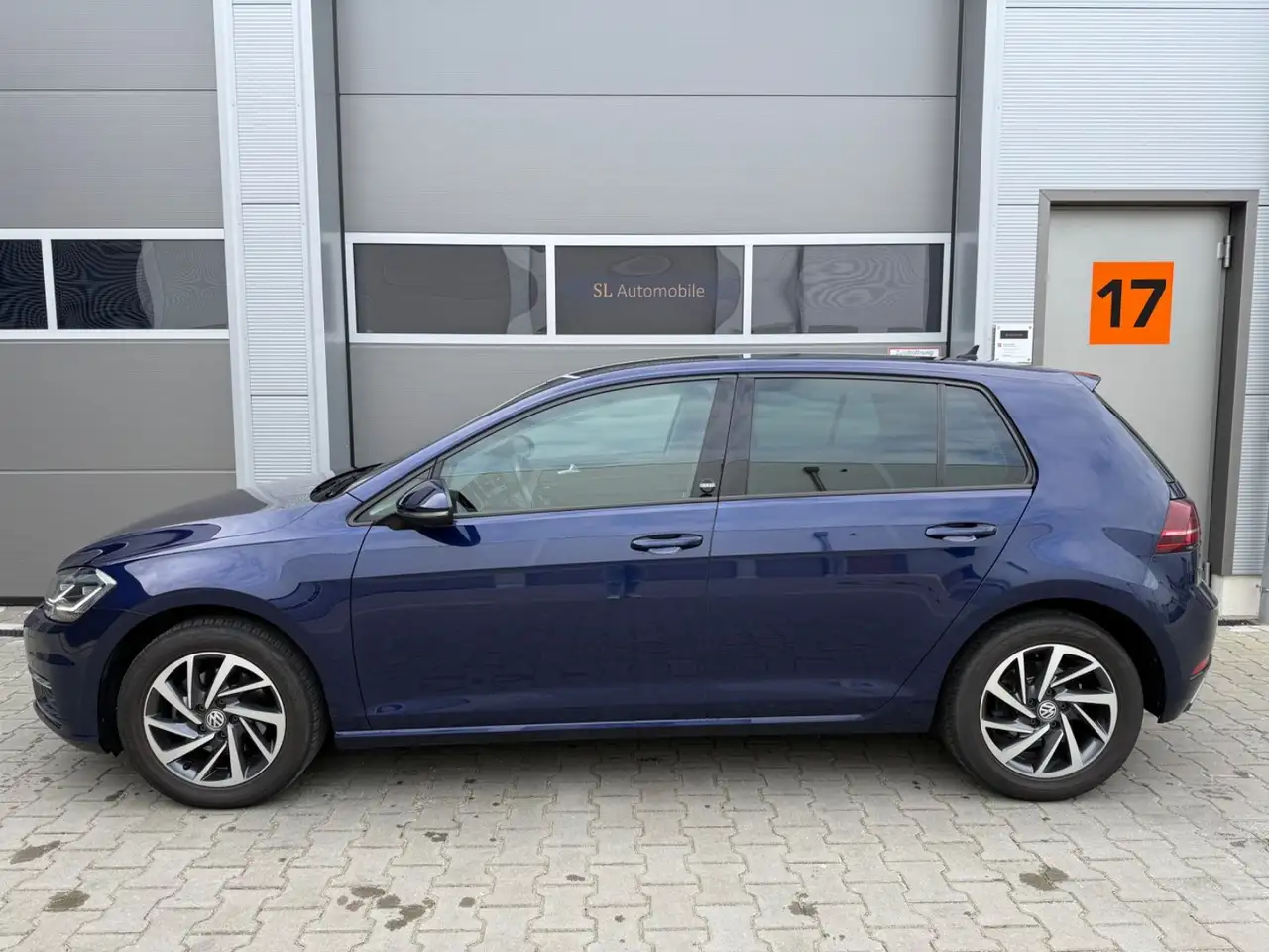 Volkswagen Golf VII 1,4 TSI DSG Sound Navi Kamera — photo 1 of 20