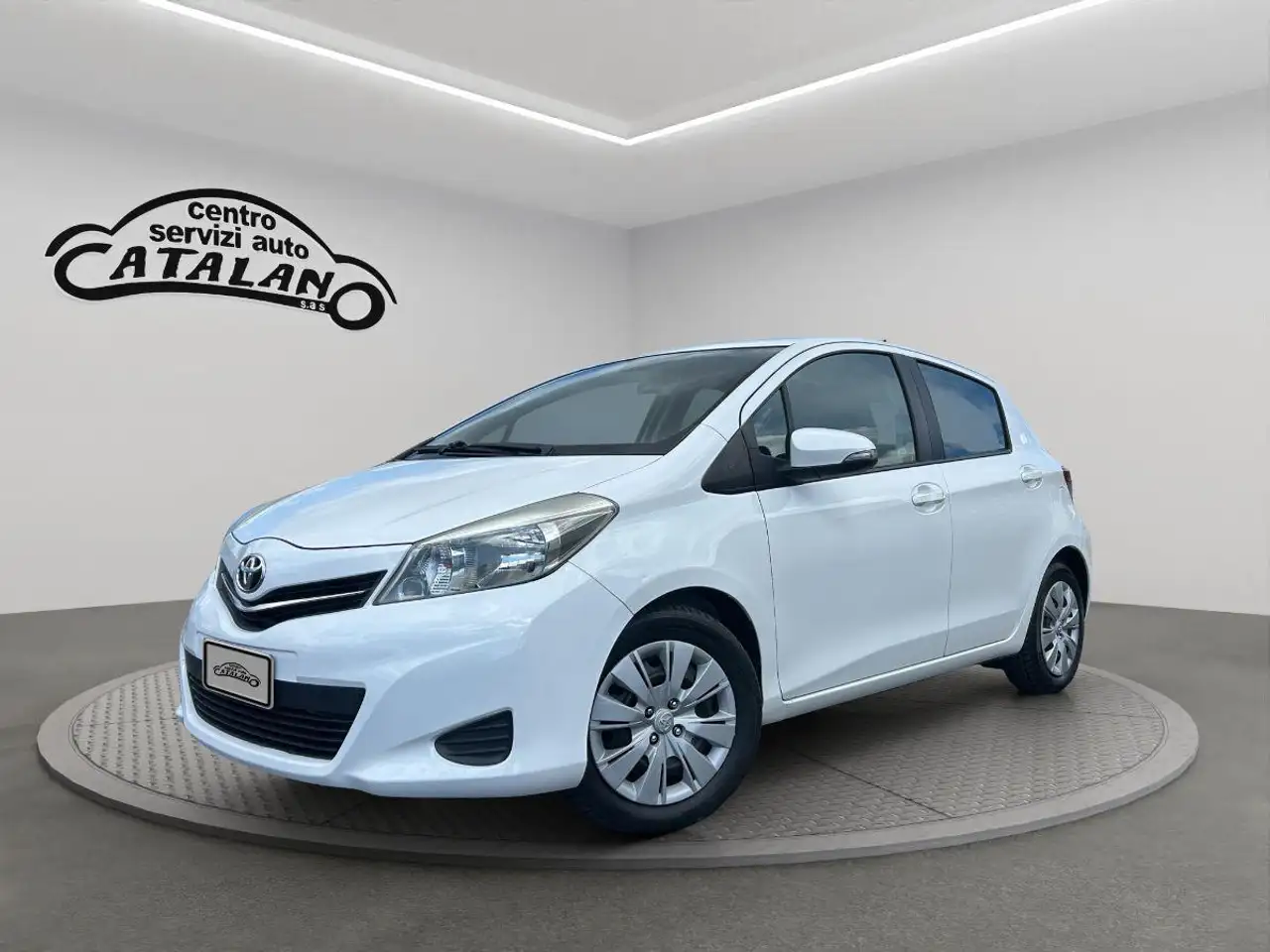 Toyota Yaris 1.4 D-4D 90CV 5p. Lounge NAVI TELECAMERA — photo 1 of 29