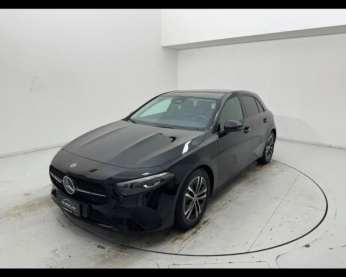 Mercedes-Benz A 180 d Progressive Extra auto — photo 1 of 15