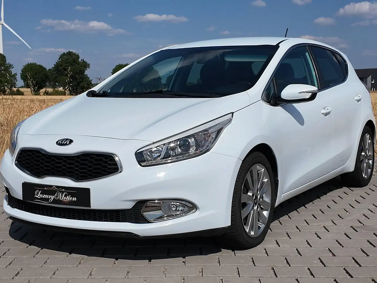 Kia Ceed / cee'd Ceed 1.6 CRDi 128 Vision — photo 1 of 27