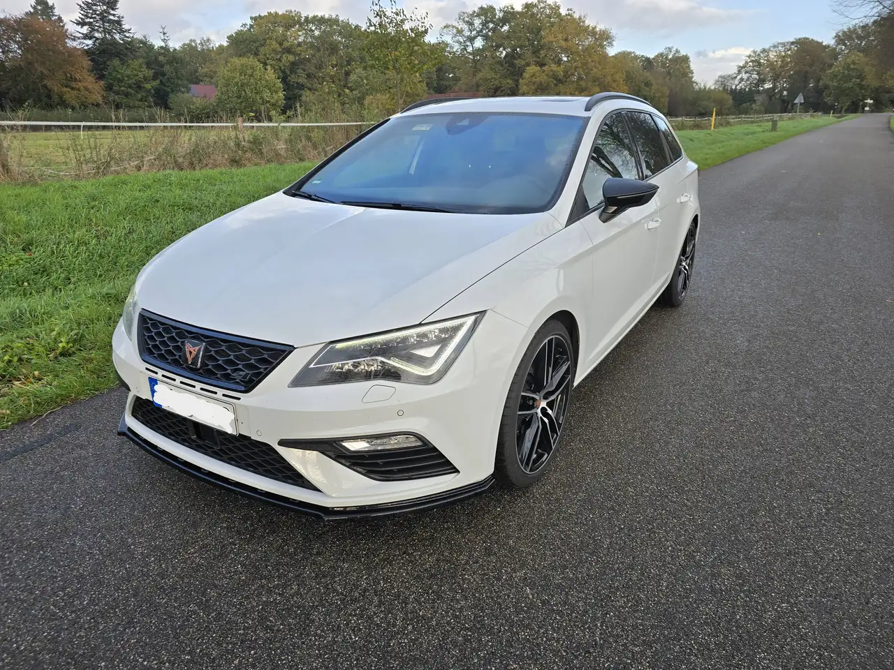 SEAT Leon Leon ST 2.0 TSI 4Drive OPF DSG Cupra — photo 1 of 9