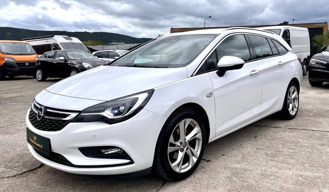 Opel Astra K Sports Tourer LED Navi Kamera TÜV neu — photo 1 of 15