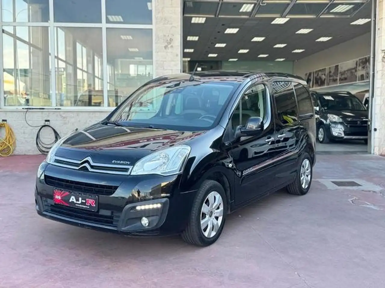 Citroen Berlingo Multispace 1.6BlueHDi S&S Feel 120 — photo 1 of 30