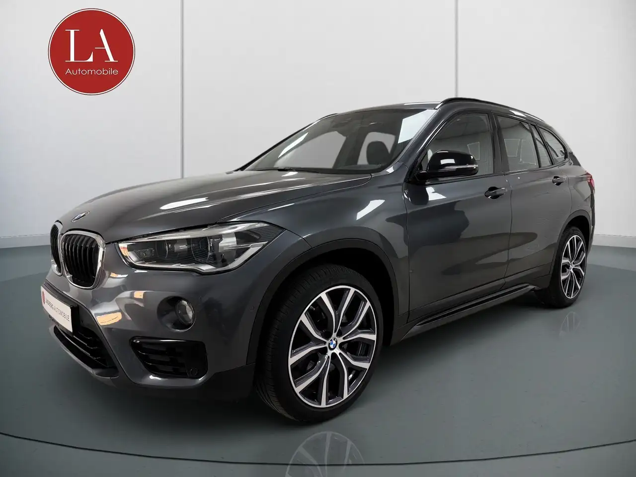 BMW X1 xDrive20d Sport Line*SHZ*RFK*AHK* — photo 1 of 22