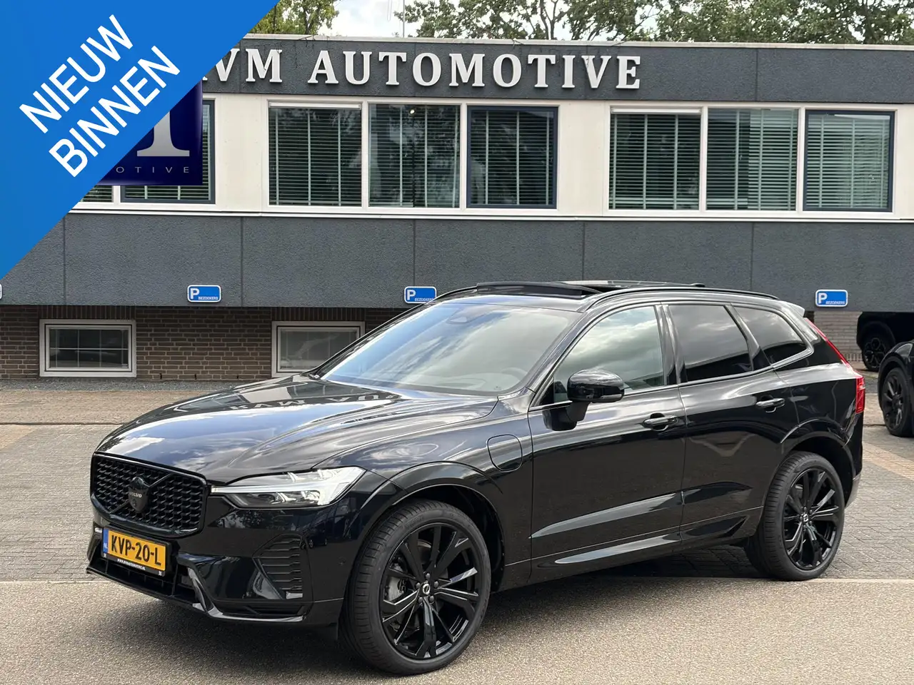 Volvo XC60 2.0 T6 Plug-in hybrid AWD Plus Dark ELEKTRISCHE TR — photo 1 of 26
