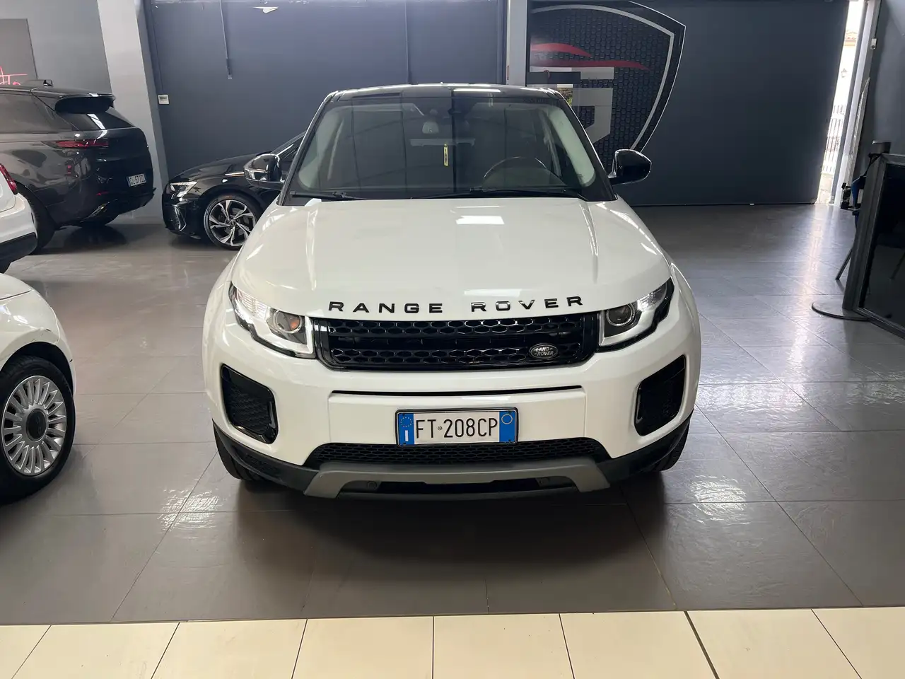 Land Rover Range Rover Evoque Range Rover Evoque I 2016 5p 2.0 ed4 SE Dynamic 150cv my19 — photo 1 of 15