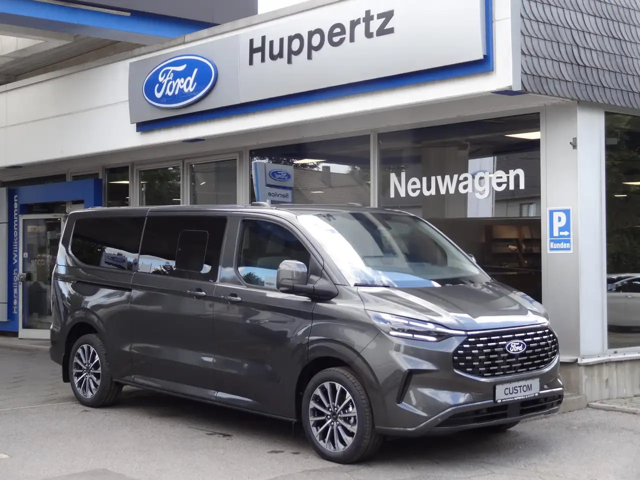 Ford Tourneo Custom L2 Titanium-X AUT Matrix 360°-Kam — photo 1 of 30