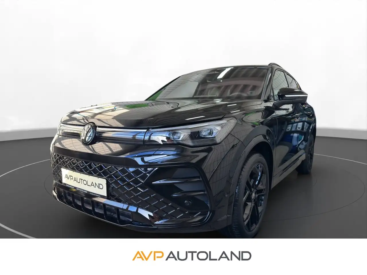 Volkswagen Tiguan 2.0 TDI DSG 4MOTION R-Line | STANDH. | — photo 1 of 15