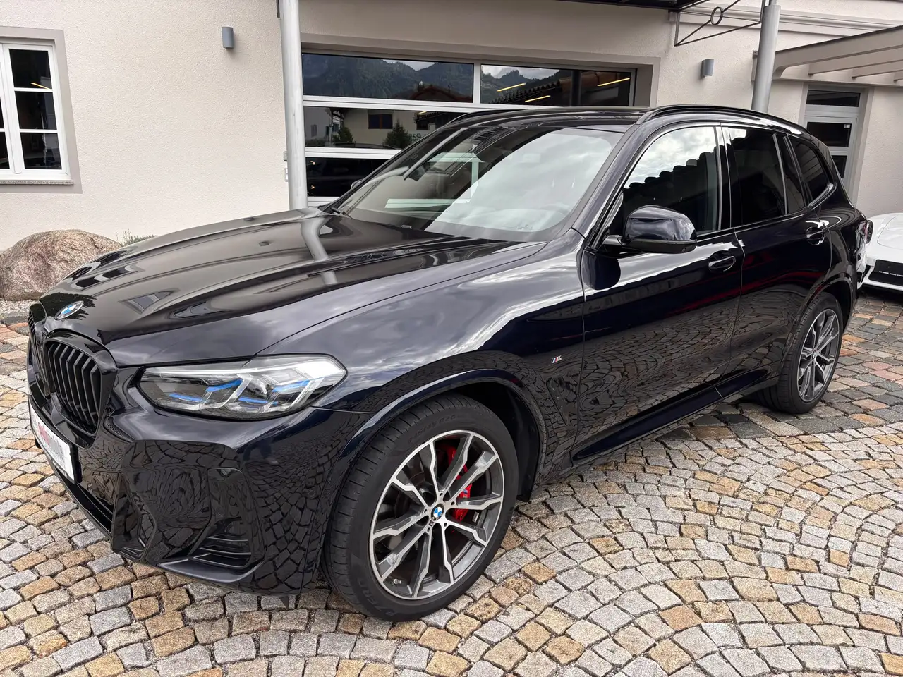 BMW X3 30dX M Sport|Laser|HUD|Pano|AHK|H&KSound|20 — photo 1 of 24