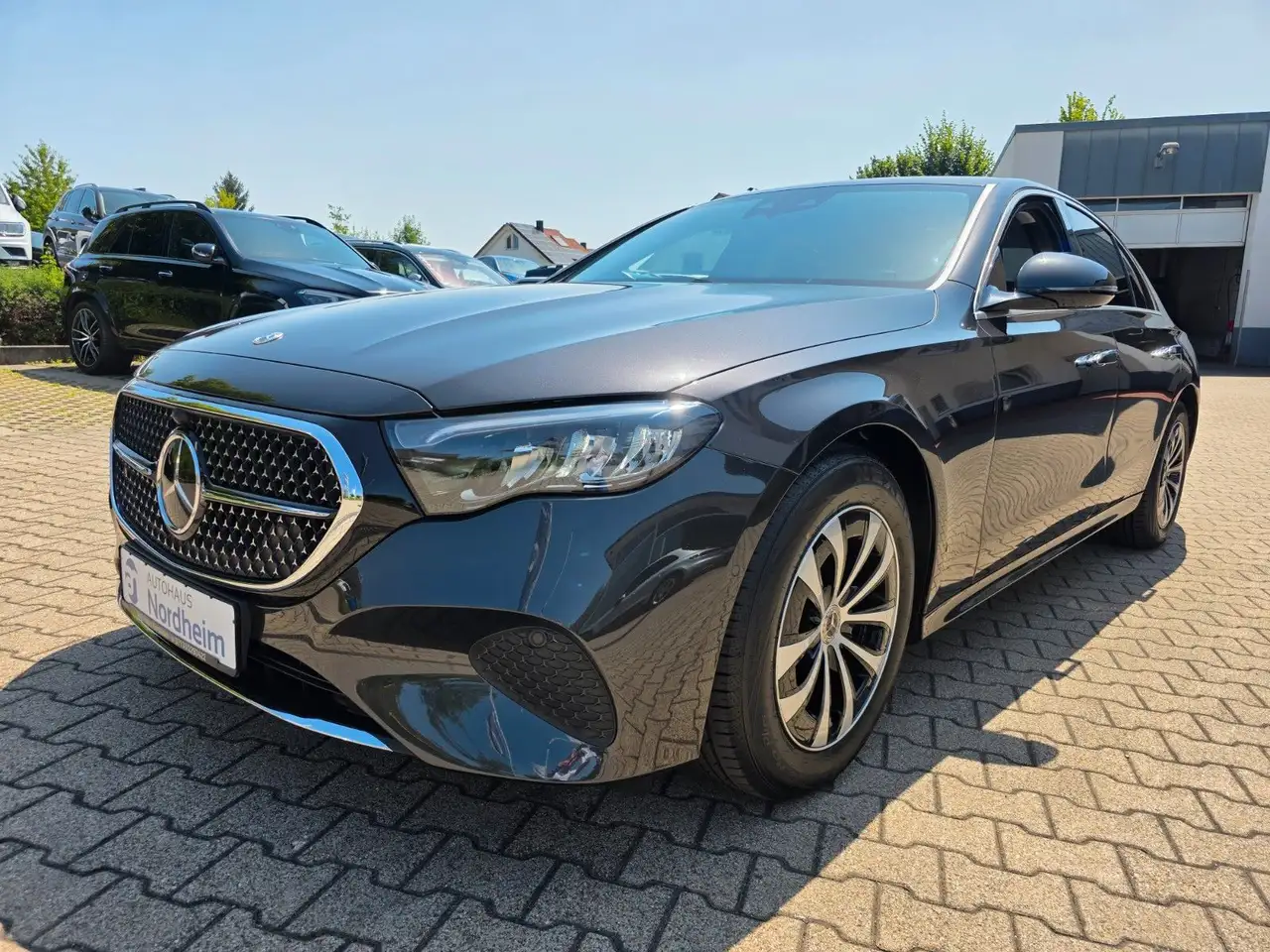 Mercedes-Benz E 220 d Avantgarde Advanced LED/distronic — photo 1 of 25