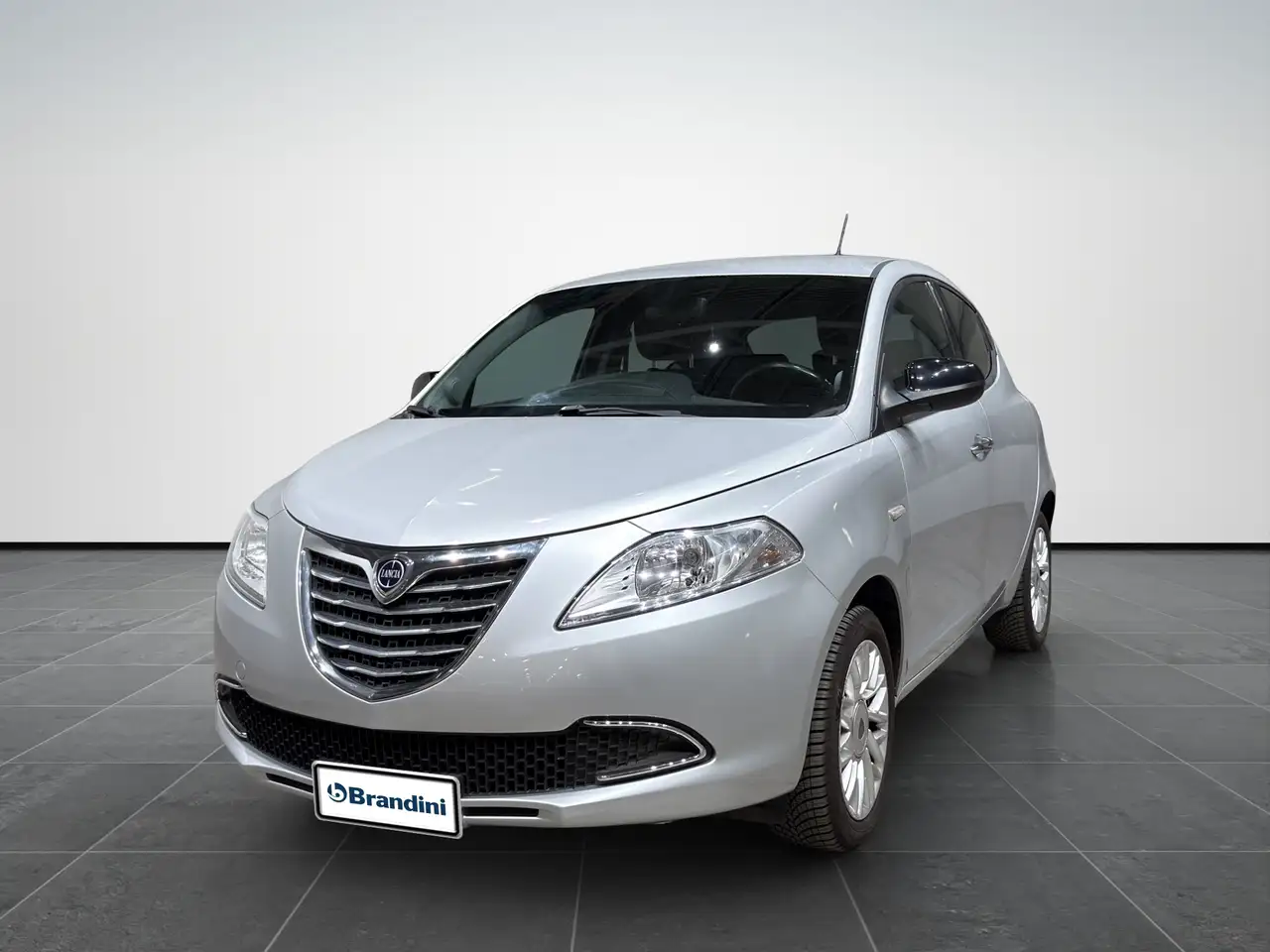 Lancia Ypsilon 5 Porte 1.2 Gold — photo 1 of 15