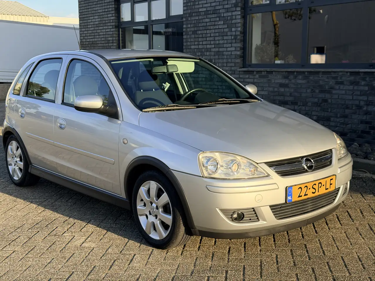 Opel Corsa 1.2-16V Silverline Nieuwe APK/ Cruisecontrol/Airco — photo 1 of 15