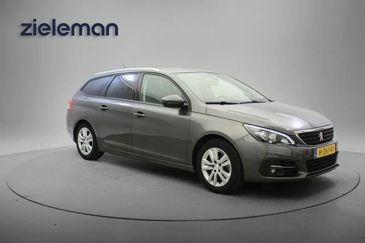 Peugeot 308 SW 1.2 PureTech Executive - Panorama, Carplay, Tre — photo 1 of 37