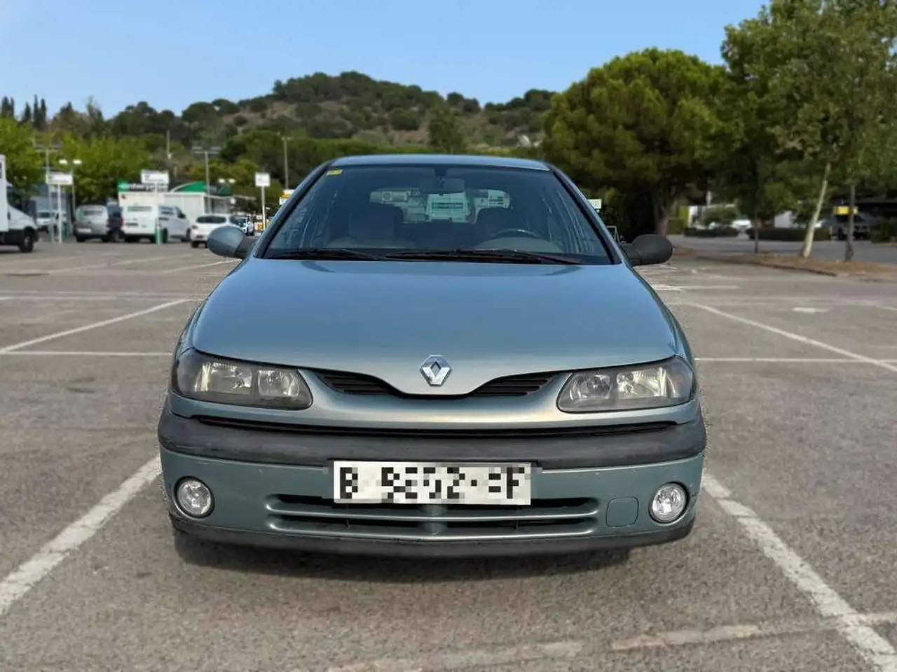 Renault Laguna 1.6 Authentique 110 CV — photo 1 of 10