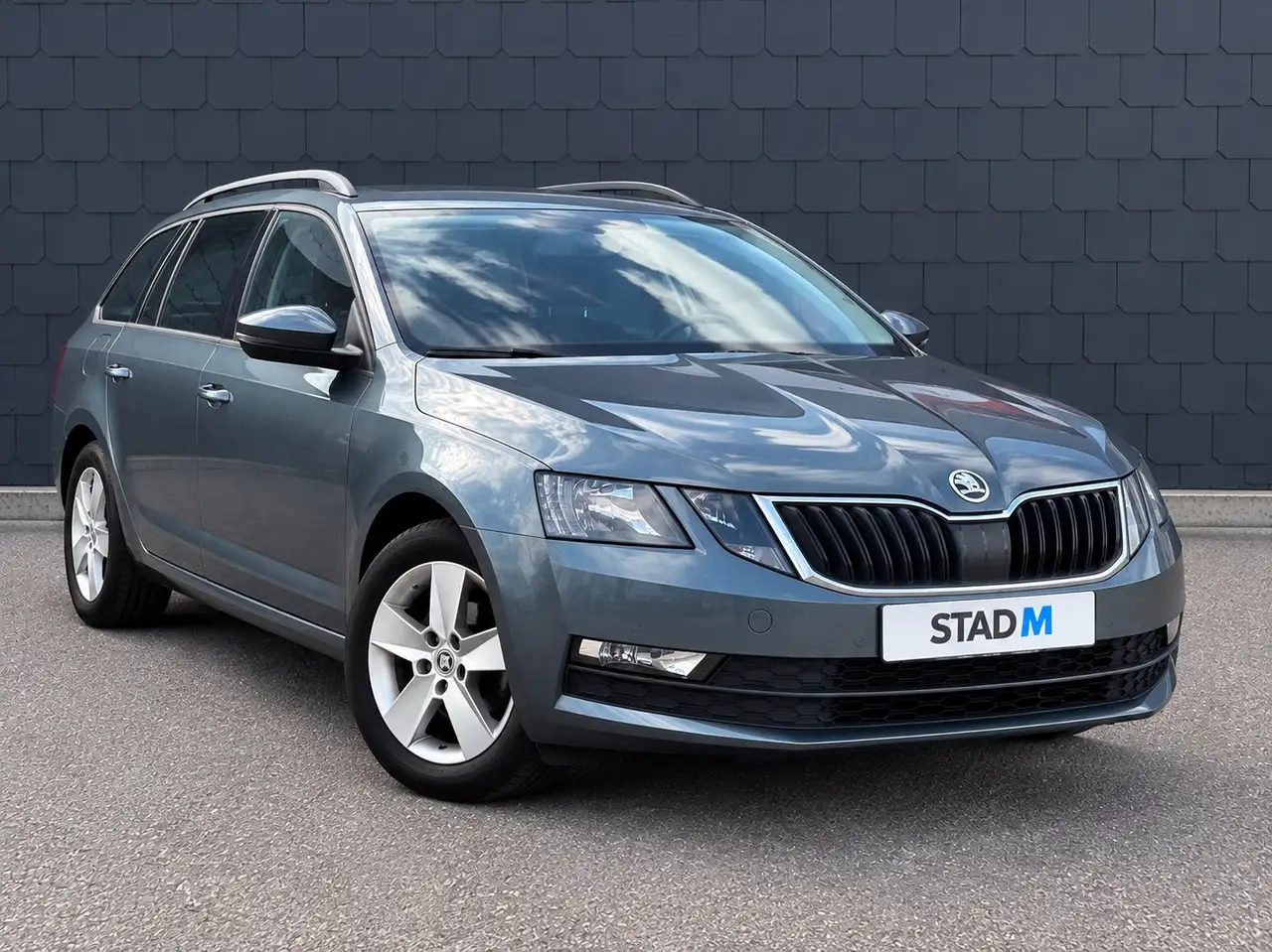 Skoda Octavia SW 1.6 TDi Style DSG TO OPENDAK CARPASS CARNET — photo 1 of 17