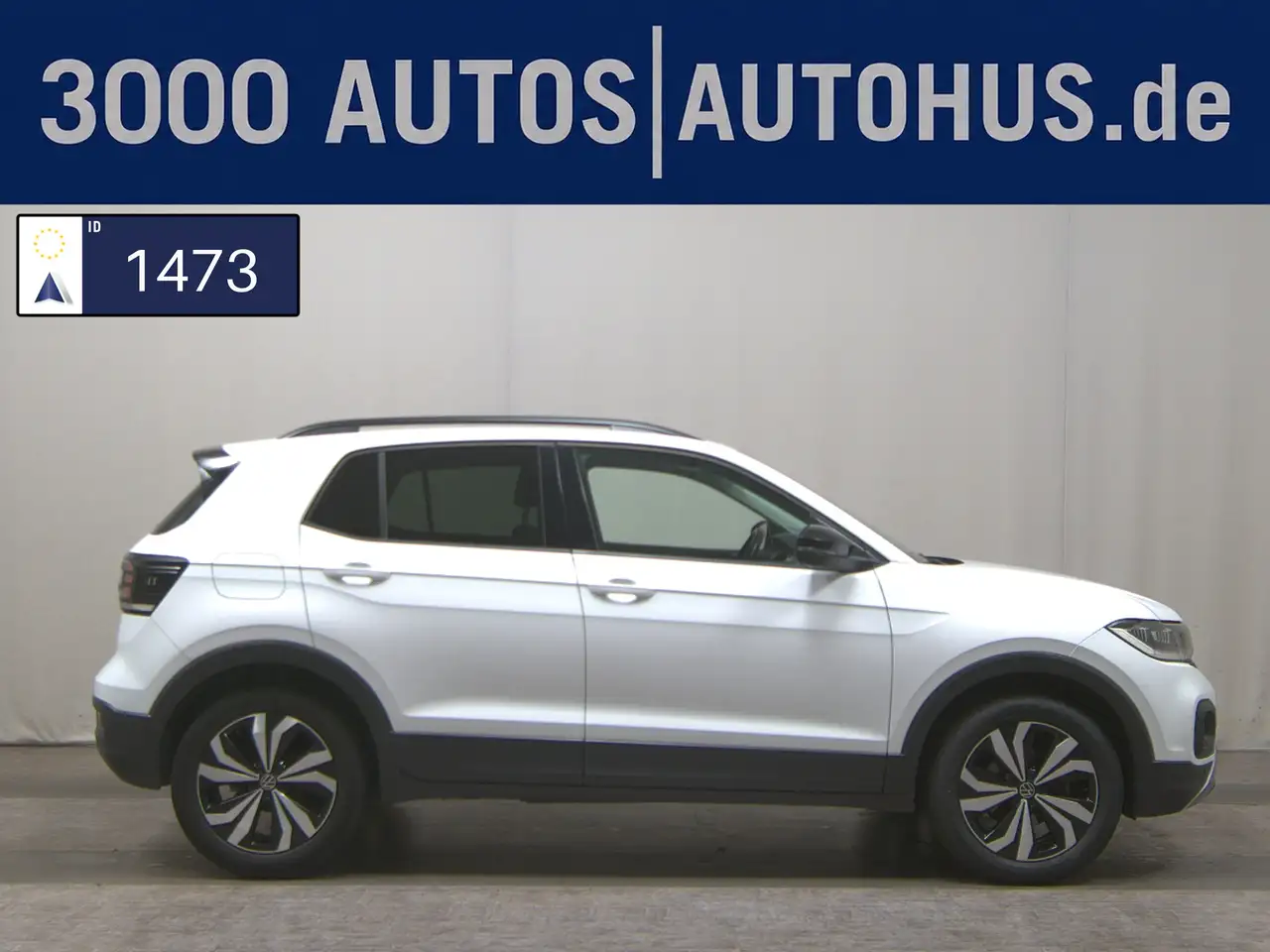 Volkswagen T-Cross 1.0 TSI LED DC PDC Shz — photo 1 of 24