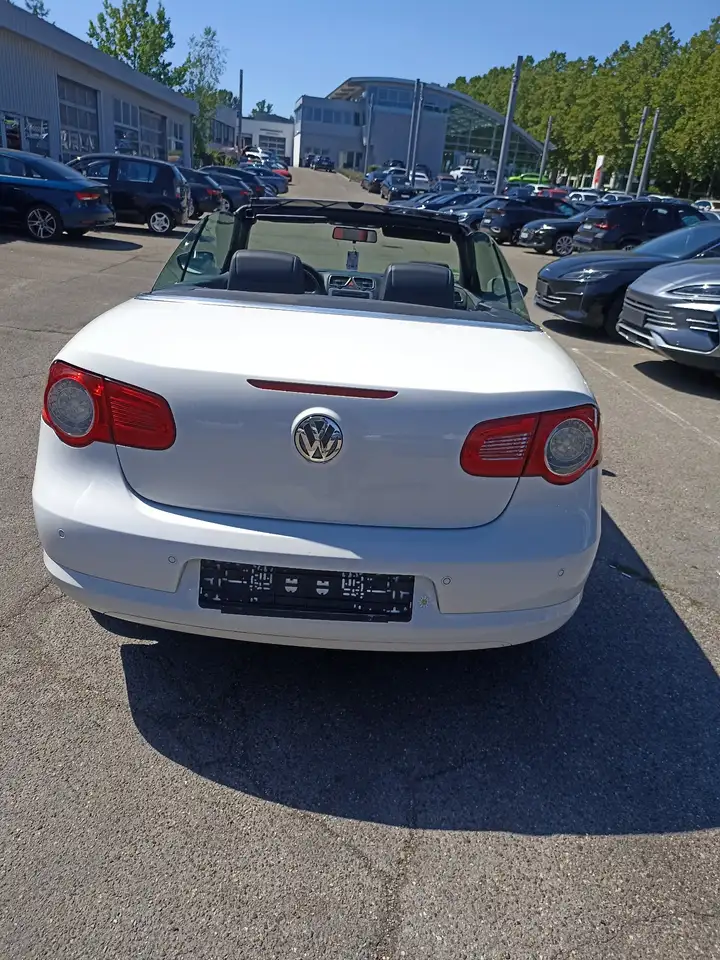 Volkswagen Eos 1.4 TSI — photo 1 of 10