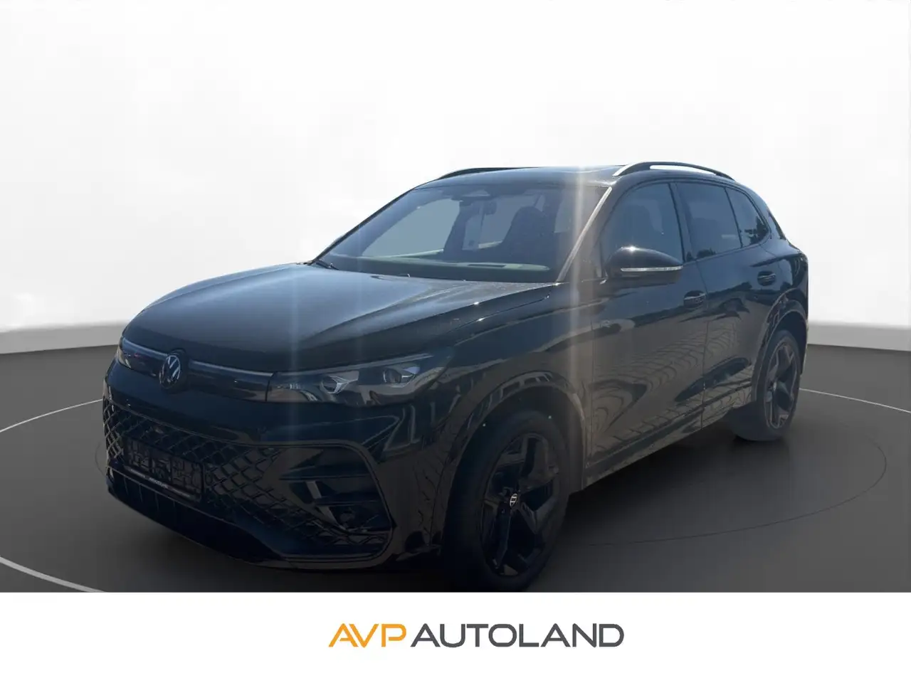 Volkswagen Tiguan 2.0 TDI DSG 4MOTION R-Line | NAVI | LED | — photo 1 of 15