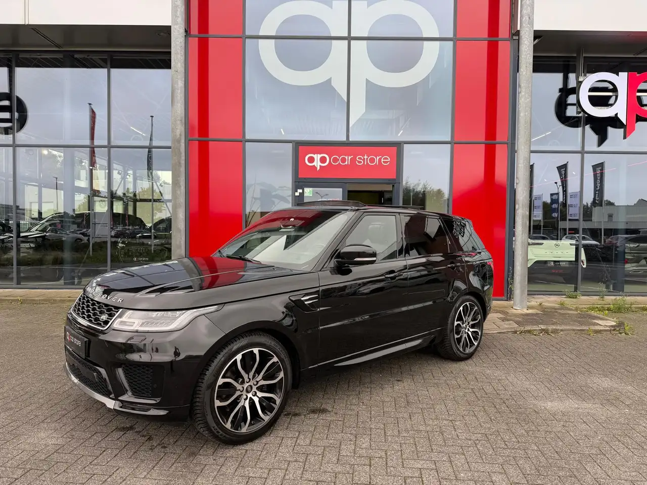 Land Rover Range Rover Sport 3.0 TDV6 HSE Dynamic — photo 1 of 30