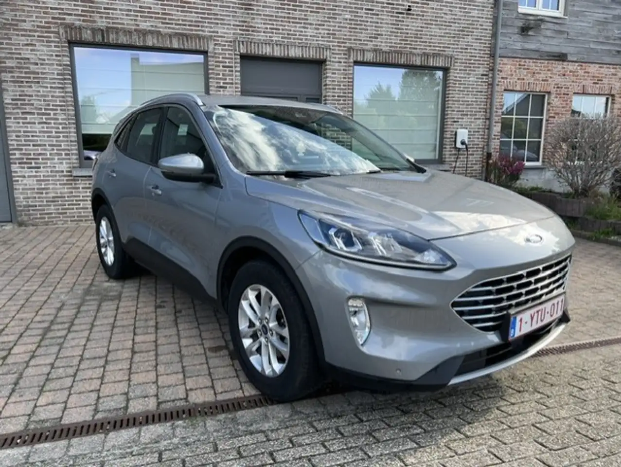 Ford Kuga Kuga 1.5 EcoBoost FWD Titanium *Navi*Apps*Cam*Keyless* BTW wagen — photo 1 of 13