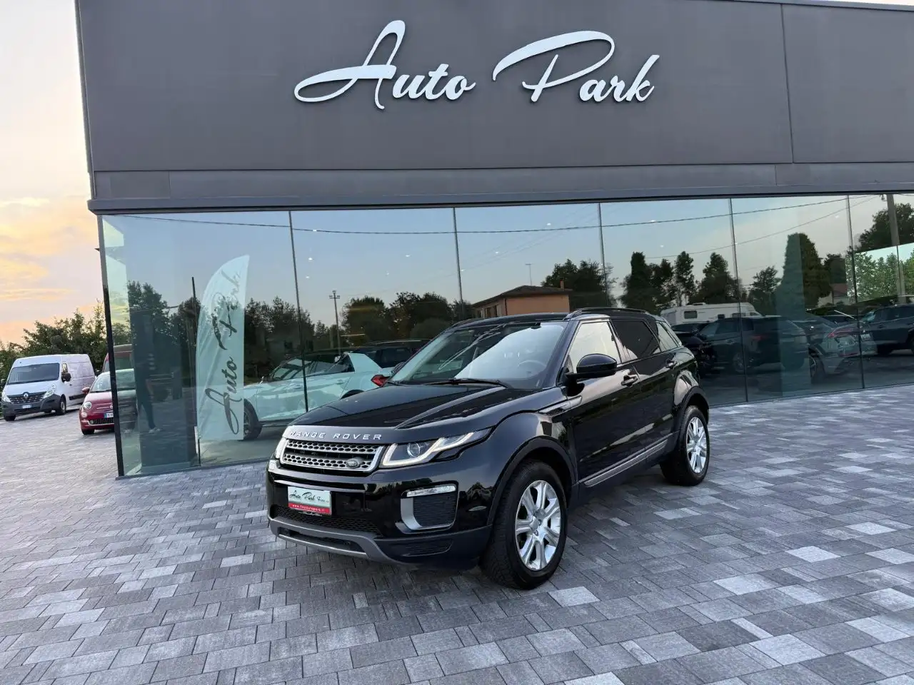Land Rover Range Rover Evoque Evoque 2.0 td4 150cv auto - TETTO PANO - PELLE — photo 1 of 17