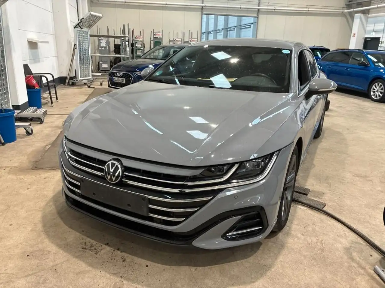 Volkswagen Arteon Shooting Brake R-Line 2.0TDI DSG Navi SHZ — photo 1 of 7