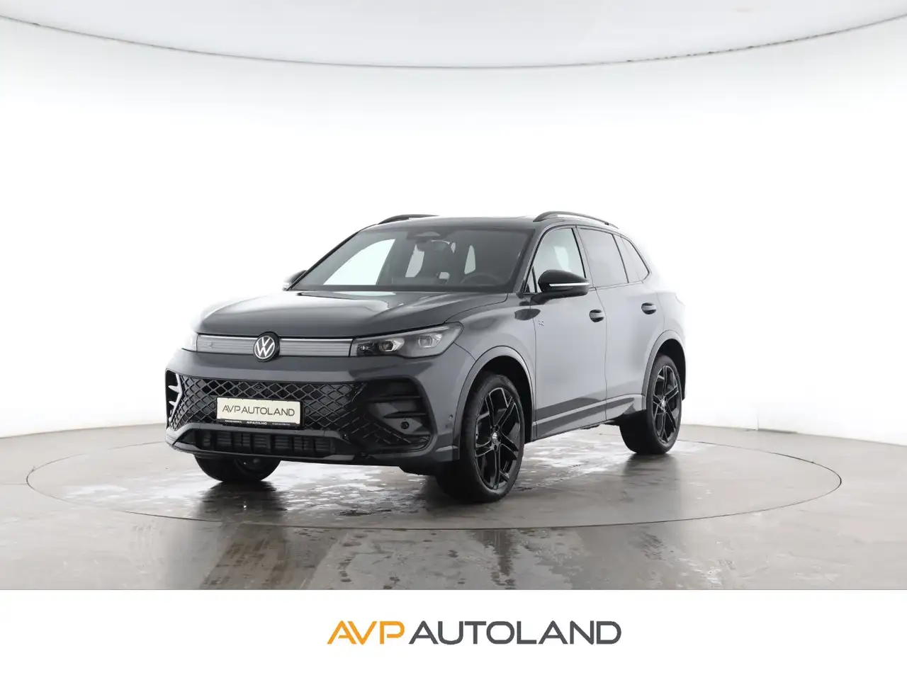 Volkswagen Tiguan 2.0 TDI DSG 4MOTION R-Line BLACK STYLE — photo 1 of 15