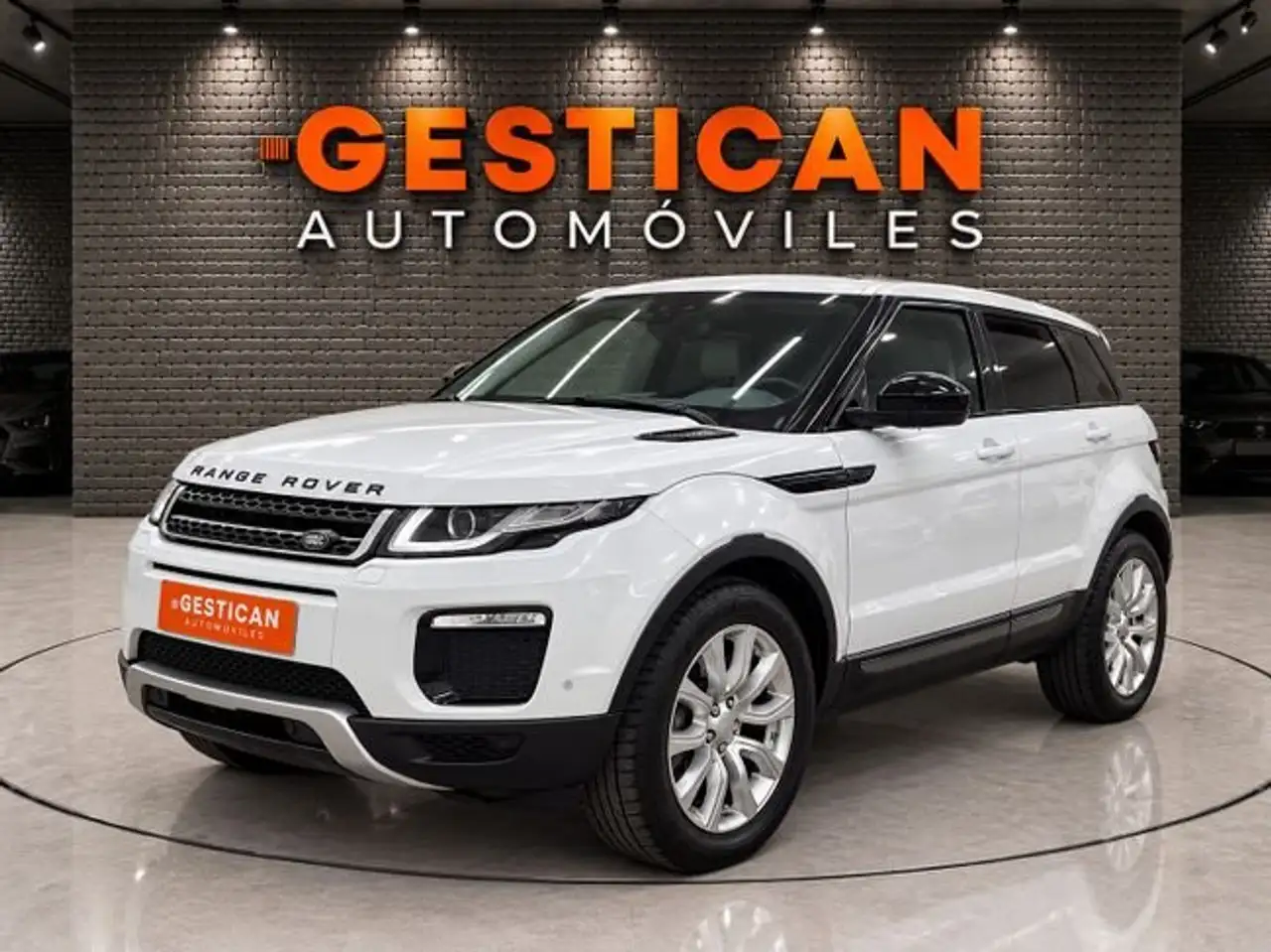 Land Rover Range Rover Evoque 2.0L TD4 110kW (150CV) 4x4 HSE Auto — photo 1 of 21