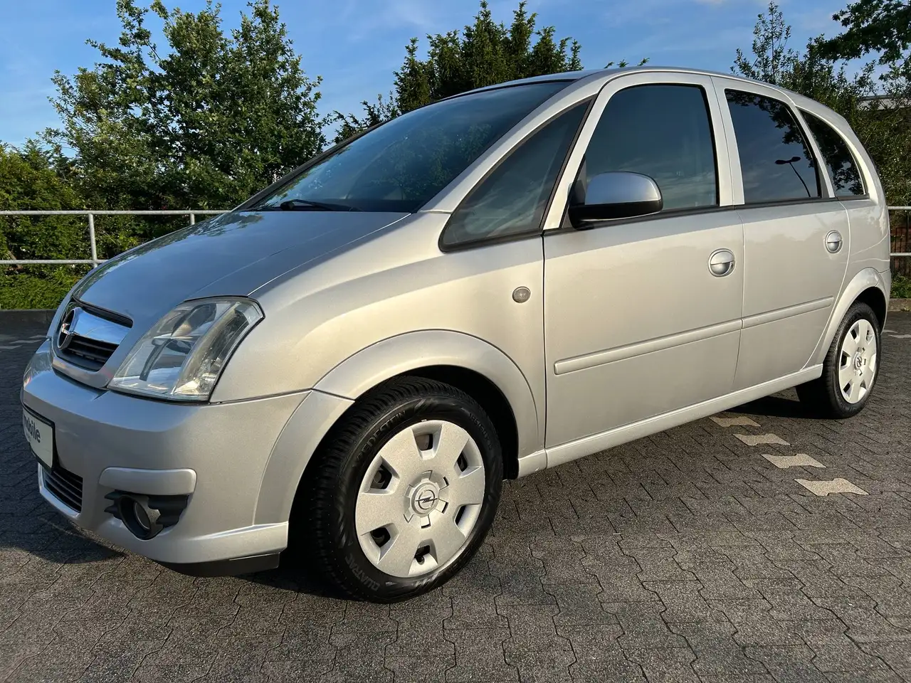 Opel Meriva Meriva 1.6 16V AUTOMATIK Innovation*PDC*LEDERAUSSTATTUNG*KLIMAANLAGE*SITZHEIZUNG*TEMPOMAT*SCHECKHEFT*INSPETION+TÜ — photo 1 of 15