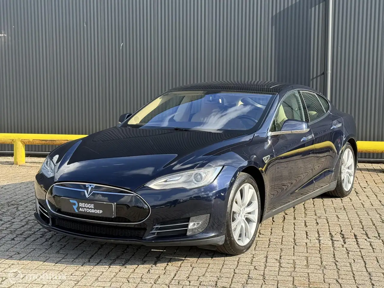 Tesla Model S 85 Base SC01 FREE CHARGING | GRATIS LADEN — photo 1 of 26