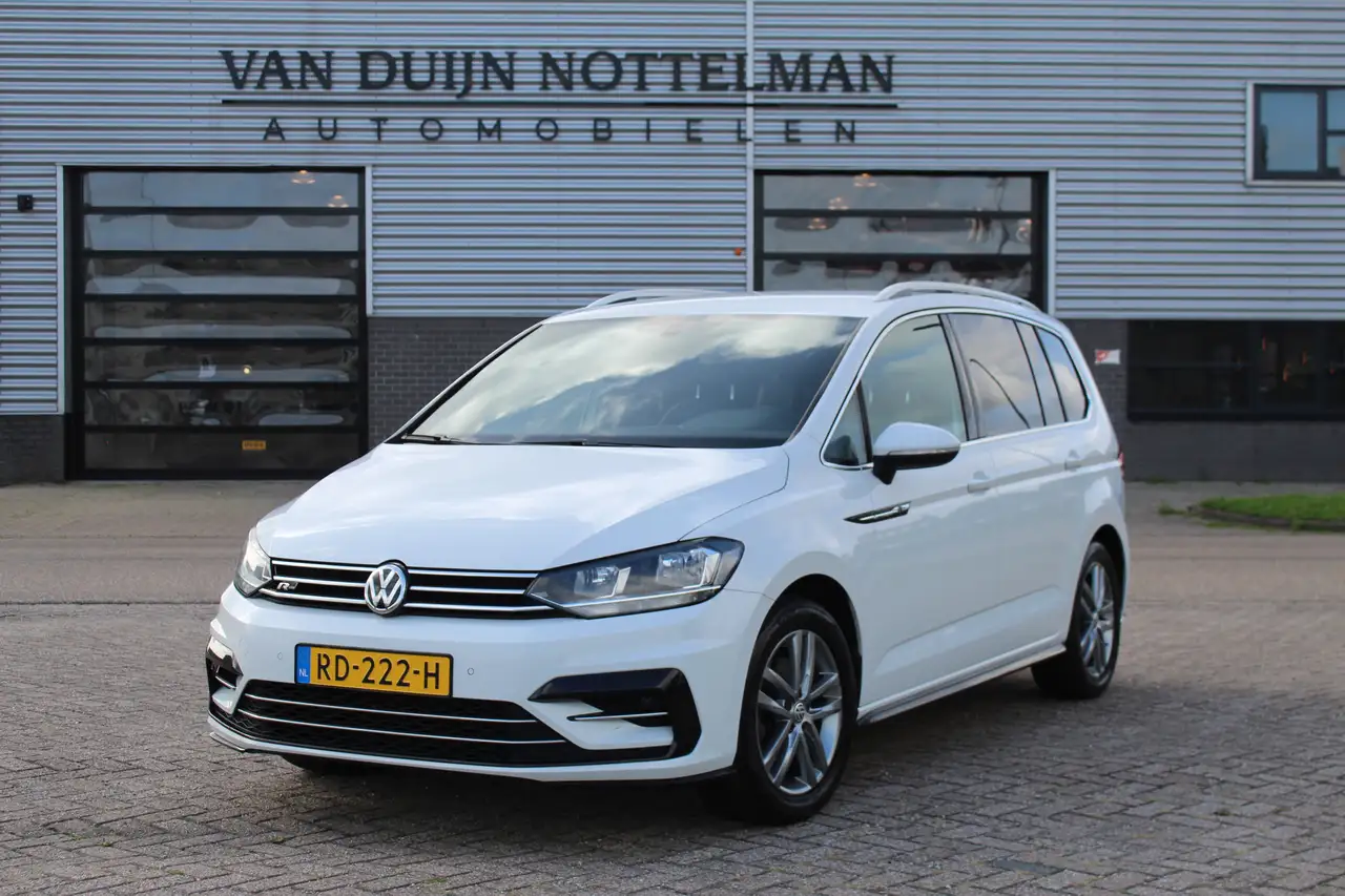 Volkswagen Touran 1.6 TDI SCR Highline Business R 7p / Automaat / N. — photo 1 of 29