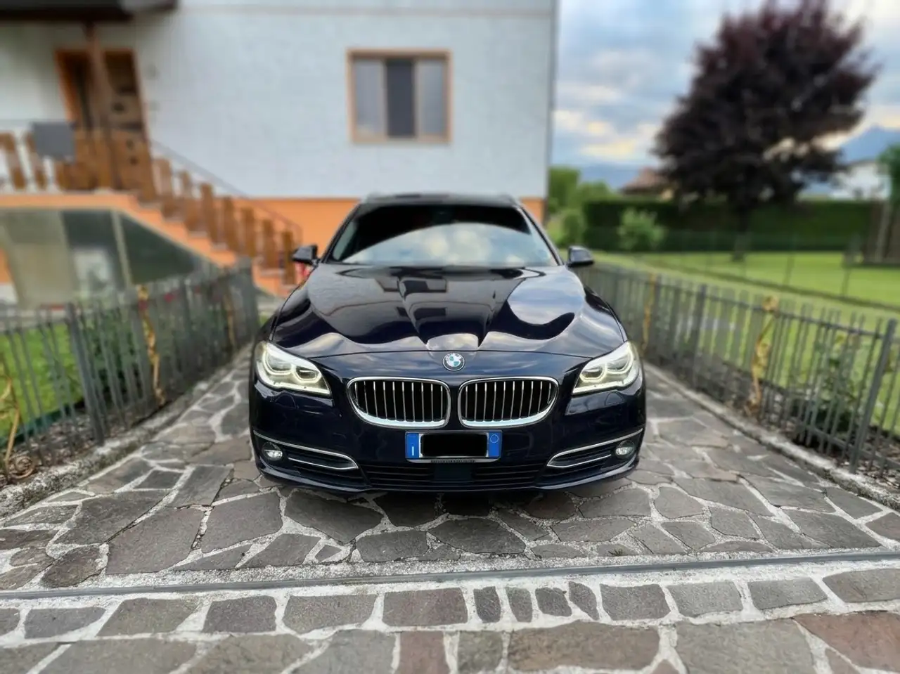 BMW 525 525d xDrive Touring Sport-Aut. Luxury Line — photo 1 of 12