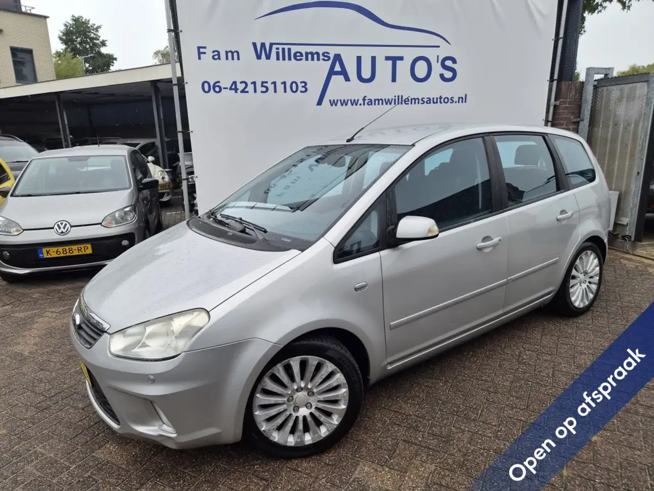 Ford C-Max 1.8-16V Titanium — photo 1 of 35