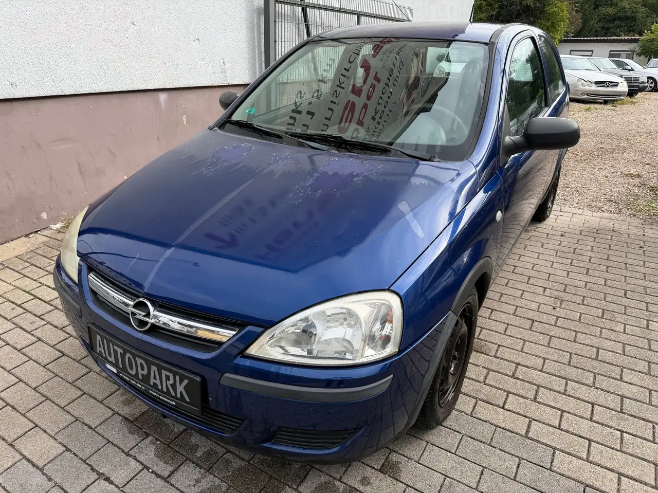Opel Corsa Basis — photo 1 of 11