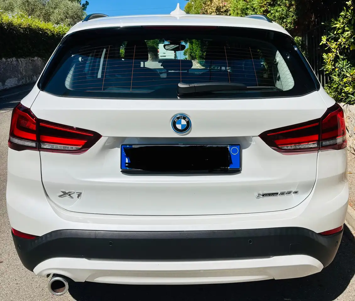 BMW X1 X1 xDrive 25e 220 ch BVA6 Business Design — photo 1 of 18