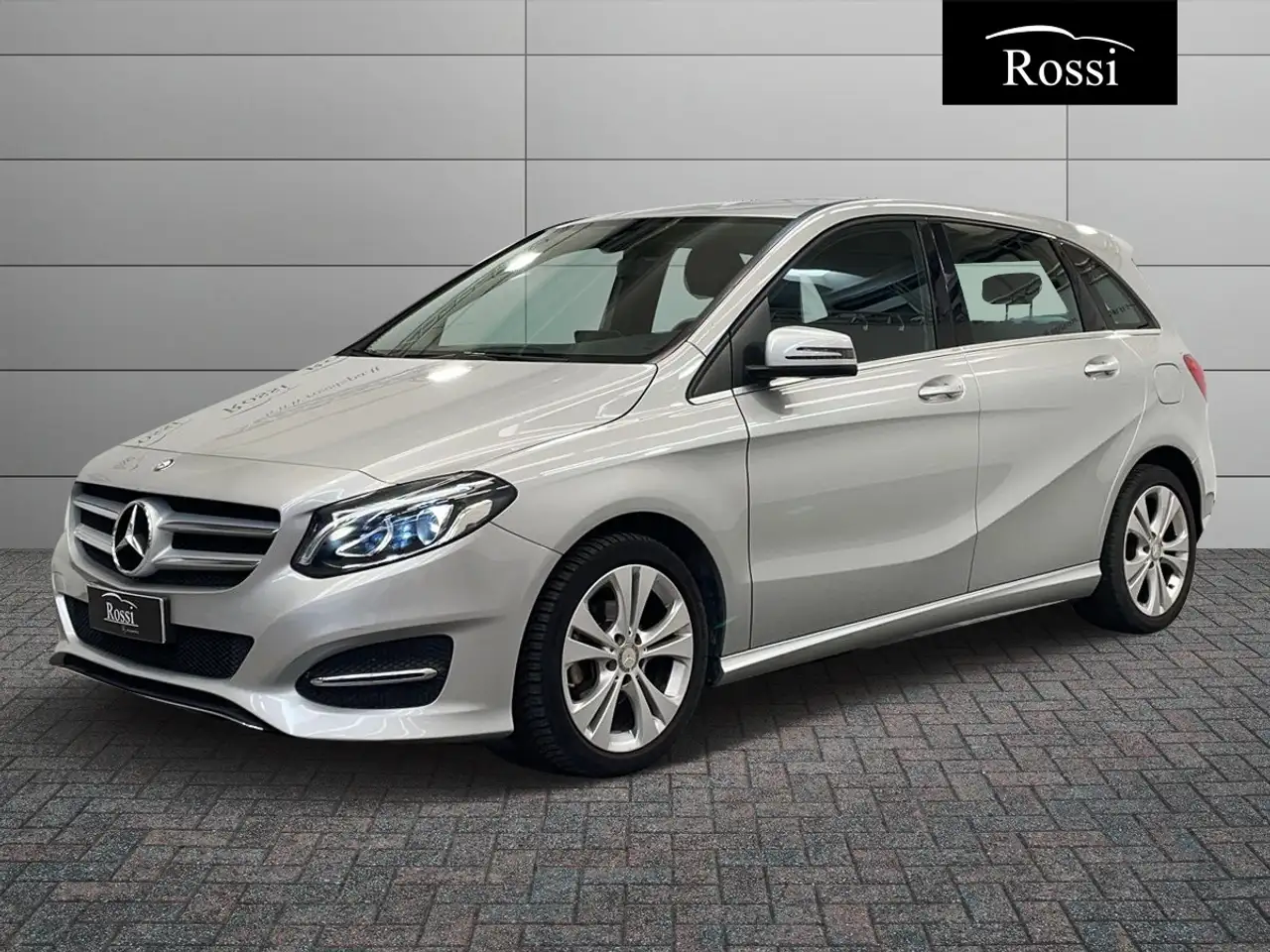 Mercedes-Benz B 180 d (cdi) Premium FL E6 — photo 1 of 17