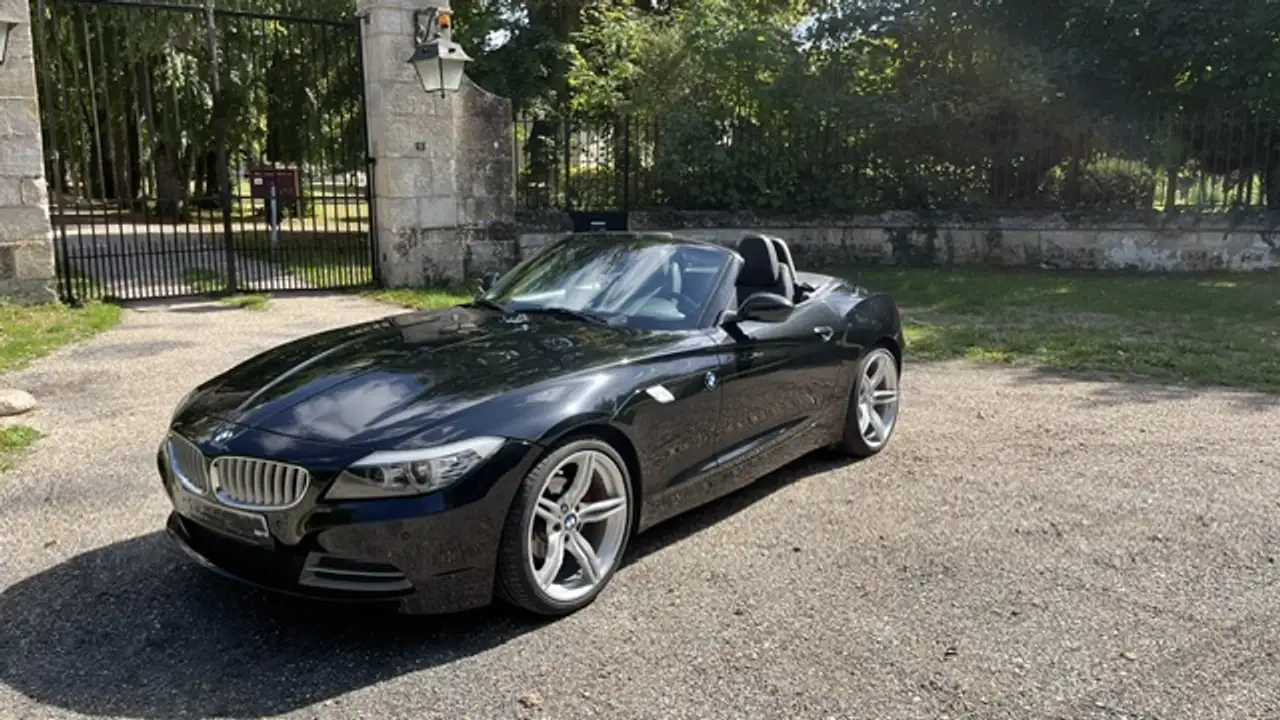 BMW Z4 6 Cylindres SDrive 23i Noire Metal S DRIVE — photo 1 of 7