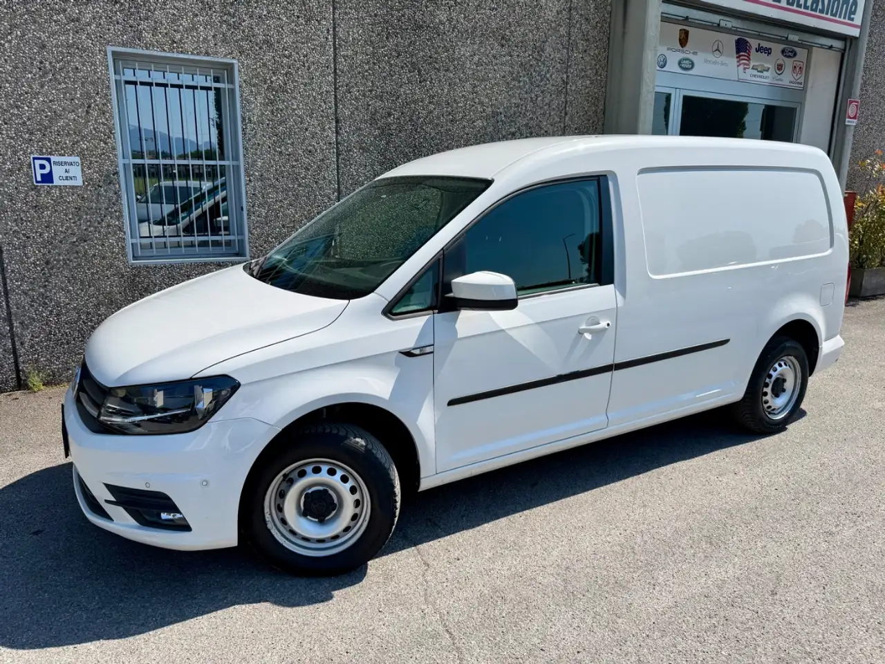 Volkswagen Caddy maxi 2.0 tdi 102cv van Business E6"NETTO IVA"PERFETTO" — photo 1 of 15