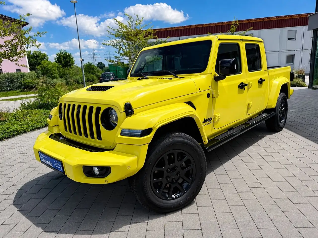 Jeep Gladiator Overland 4WD 3.0 V6 — photo 1 of 10