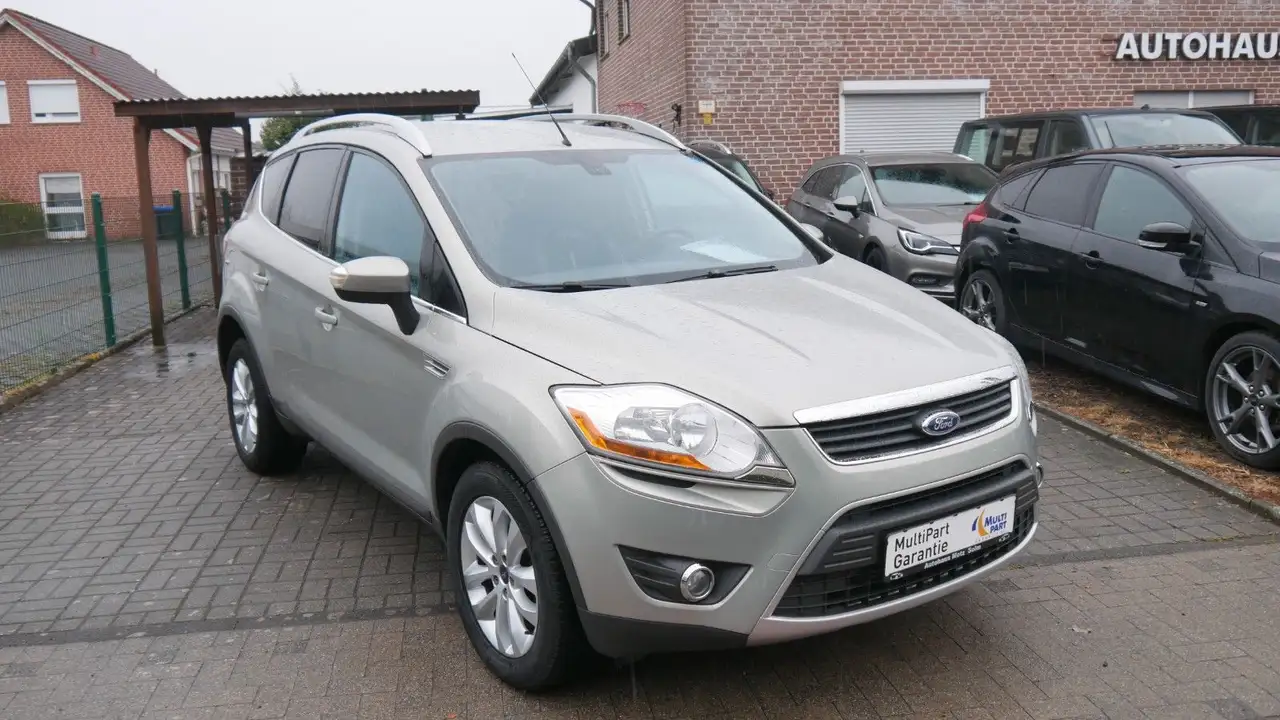Ford Kuga 4x4 Titanium — photo 1 of 15
