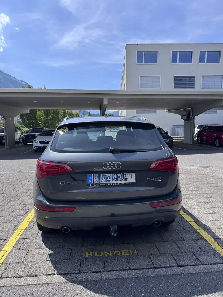 Audi Q5 3.0 TDI quattro S tronic — photo 1 of 4