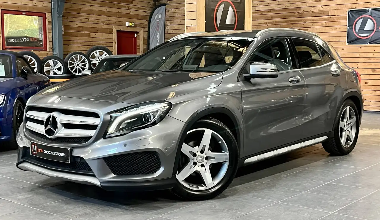 Mercedes-Benz GLA 180 180 Fascination 7G-DCT — photo 1 of 20