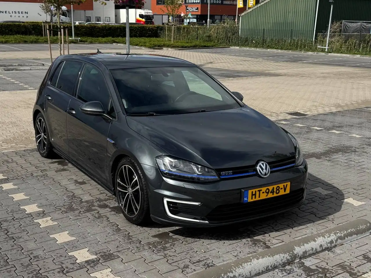 Volkswagen Golf GTE 1.4 Plug-In-Hybrid DSG — photo 1 of 19